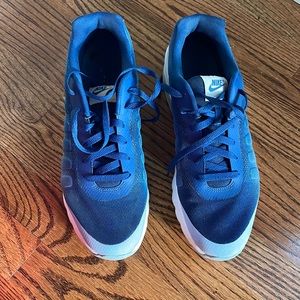 Nike Air men’s Shoes like new size 11